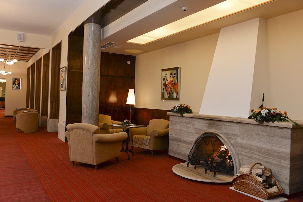 Hunguest Grandhotel Galya Гальятето Экстерьер фото